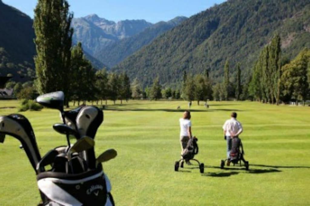Grand T2 Calme Et Cosy Au « Pyrenees Palace » Bagneres-de-Luchon Экстерьер фото