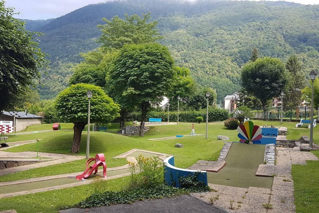 Grand T2 Calme Et Cosy Au « Pyrenees Palace » Bagneres-de-Luchon Экстерьер фото